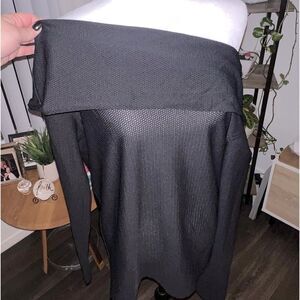 Workout top black mesh size large, super cute and comfy